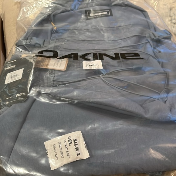 Dakine Vintage Blue Wndr Pack 25L/NWT - Picture 8 of 9